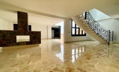 CASA EN VENTA UBICADA EN SABANETA SECTOR LA DOCTORA