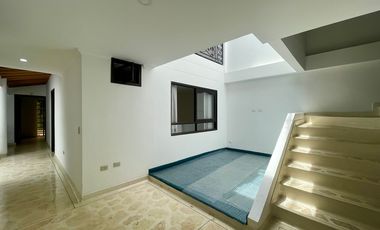 CASA EN VENTA UBICADA EN SABANETA SECTOR LA DOCTORA