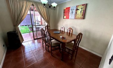 SE RECIBEN OFERTAS. Venta Hermosa Casa familiar de 3 pisos con 5D en Jardín Alto