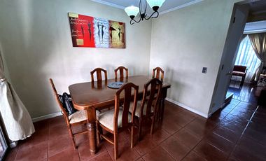 SE RECIBEN OFERTAS. Venta Hermosa Casa familiar de 3 pisos con 5D en Jardín Alto