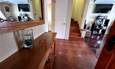 SE RECIBEN OFERTAS. Venta Hermosa Casa familiar de 3 pisos con 5D en Jardín Alto