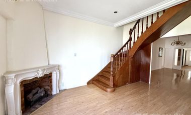 Casa en venta 6 ambientes con jardin y pileta