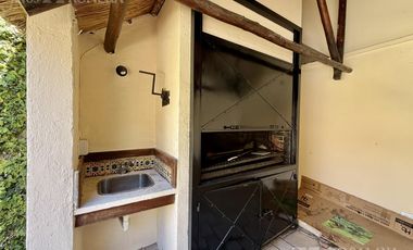 Casa en venta 6 ambientes con jardin y pileta