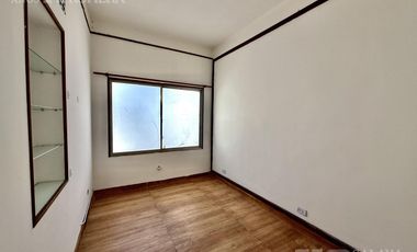 Casa en alquiler 6 ambientes con jardin y pileta