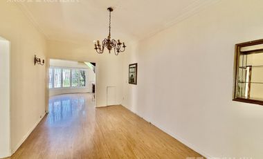 Casa en venta 6 ambientes con jardin y pileta