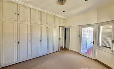 Casa en venta 6 ambientes con jardin y pileta