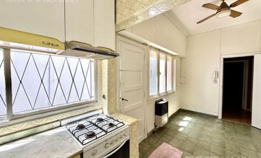 Casa en alquiler 6 ambientes con jardin y pileta