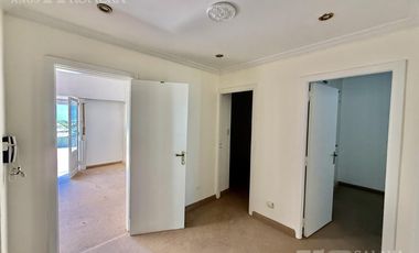 Casa en alquiler 6 ambientes con jardin y pileta