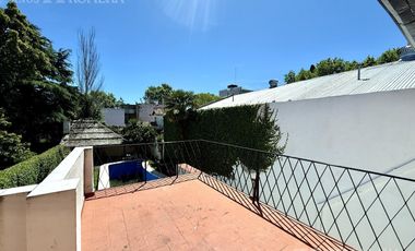 Casa en venta 6 ambientes con jardin y pileta