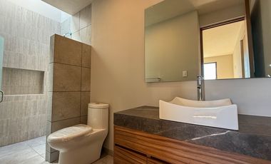 Paseo Jurica, Alondra