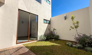 Paseo Jurica, Alondra