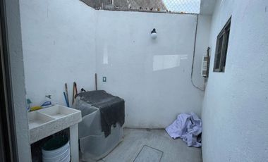 CASA EN VENTA 3 DE MAYO PARA AMPLIAR