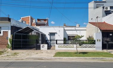 Casa de 3 ambientes en Quilmes Oeste