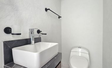 CASA EN VENTA 2 PLANTAS, 2 RECÁMARAS, 2.5 BAÑOS, COCHERA PARA 2 AUTOS.