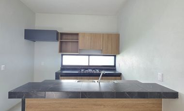 CASA EN VENTA DE 2 PLANTAS, 2 RECÁMARAS, 1.5 BAÑOS, COCHERA PARA 2 AUTOS