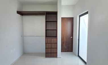 CASA EN VENTA DE 2 PLANTAS, 2 RECÁMARAS, 1.5 BAÑOS, COCHERA PARA 2 AUTOS