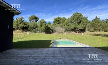 Venta en Ecuestre de Costa Esmeralda - Frente a la cancha de Polo