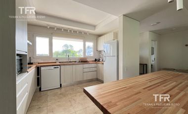 Venta en Ecuestre de Costa Esmeralda - Frente a la cancha de Polo