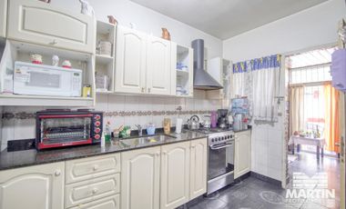 Dúplex 4 ambientes con jardín - Villa adelina.