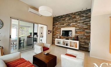 Casa en venta en Costa Esmeralda 4 dormitorios