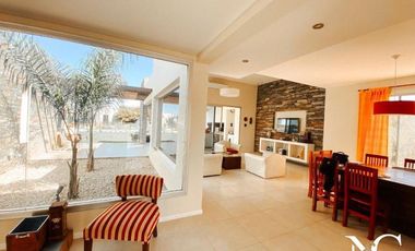 Casa en venta en Costa Esmeralda 4 dormitorios