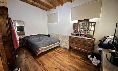 chalet de 5 dormitorios en Barrio Parque Bernal