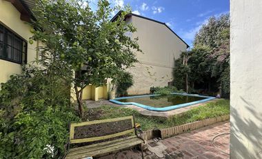 chalet de 5 dormitorios en Barrio Parque Bernal