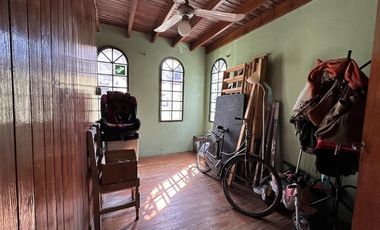 chalet de 5 dormitorios en Barrio Parque Bernal