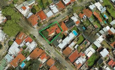 chalet de 5 dormitorios en Barrio Parque Bernal