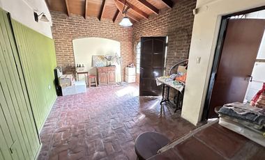 chalet de 5 dormitorios en Barrio Parque Bernal