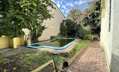 chalet de 5 dormitorios en Barrio Parque Bernal