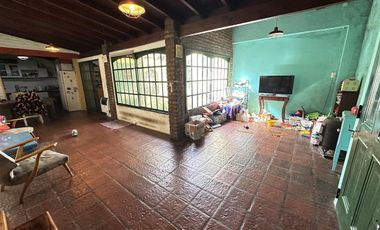 chalet de 5 dormitorios en Barrio Parque Bernal