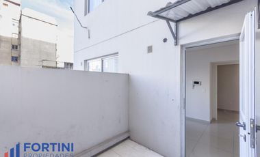 Venta de Departamento 3 ambientes con Patio Villa Ballester