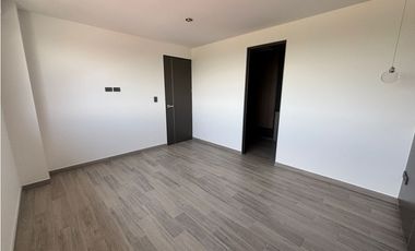 Departamento En Renta En Zona De Cascatta Lomas De Angelópolis