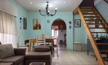 Venta Casa  Escobar Garin  Centro 5 ambientes 4 dormitorios Jardin garage quincho