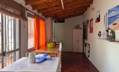 Venta Casa  Escobar Garin  Centro 5 ambientes 4 dormitorios Jardin garage quincho