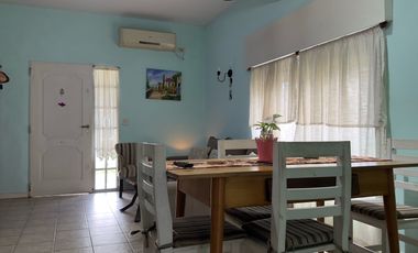 Venta Casa  Escobar Garin  Centro 5 ambientes 4 dormitorios Jardin garage quincho