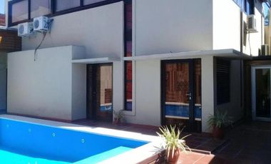 Casa en venta - 6 Dormitorios 2 Baños - Galpón - 288Mts2 - Santa Fe