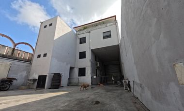 BODEGA COMERCIAL CON OFICINA EN VENTA EN COL. DEL MAESTRO