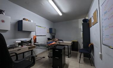 BODEGA COMERCIAL CON OFICINA EN VENTA EN COL. DEL MAESTRO