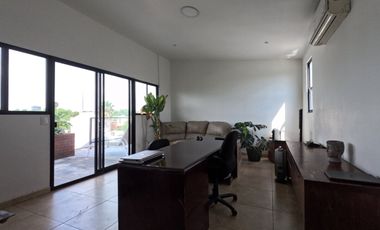 BODEGA COMERCIAL CON OFICINA EN VENTA EN COL. DEL MAESTRO