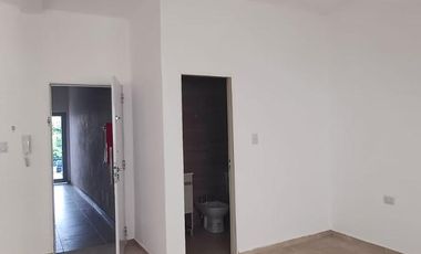 ALQUILO - Local en Barrio San Martin