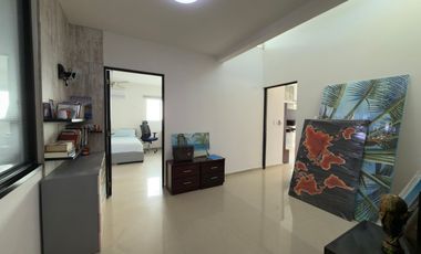 CASA EN VENTA MERIDA, FRACC. ALGARROBOS RESIDENCIAL, ENTREGA INMEDIATA.