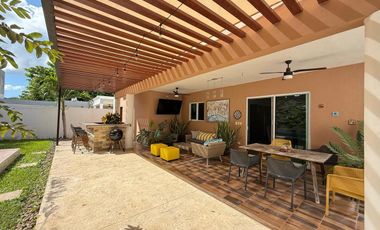 CASA EN VENTA MERIDA, FRACC. ALGARROBOS RESIDENCIAL, ENTREGA INMEDIATA.