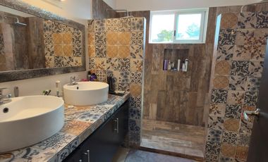 CASA EN VENTA MERIDA, FRACC. ALGARROBOS RESIDENCIAL, ENTREGA INMEDIATA.