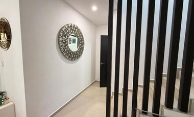 CASA EN VENTA MERIDA, FRACC. ALGARROBOS RESIDENCIAL, ENTREGA INMEDIATA.