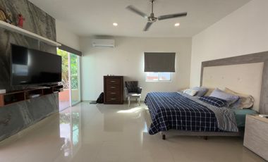 CASA EN VENTA MERIDA, FRACC. ALGARROBOS RESIDENCIAL, ENTREGA INMEDIATA.