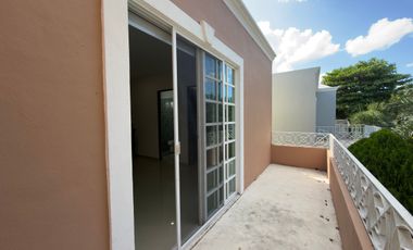 CASA EN VENTA MERIDA, FRACC. ALGARROBOS RESIDENCIAL, ENTREGA INMEDIATA.