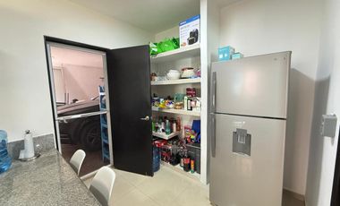 CASA EN VENTA MERIDA, FRACC. ALGARROBOS RESIDENCIAL, ENTREGA INMEDIATA.