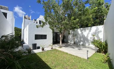 CASA EN RENTA MERIDA, CONKAL, PRIVADA MONTEVERDE, ENTREGA INMEDIATA.